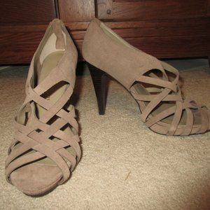 HEELS - Chinese Laundry - Taupe Suede - Strappy - 4.5" heel - Size 9.5M - NWOB